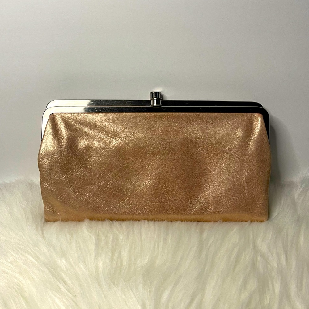 HOBO Lauren Clutch Wallet in Soft Metallic Pink